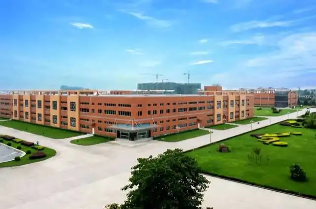 都江堰海荣药业新厂区469平米固定式刚性挡烟垂壁成功签约
